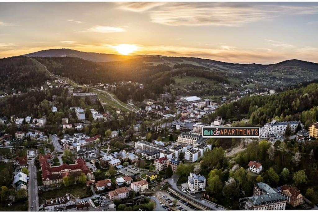 Art & Sunski Studio Z Garazem Podziemnym Krynica Zdroj Eksteriør bilde